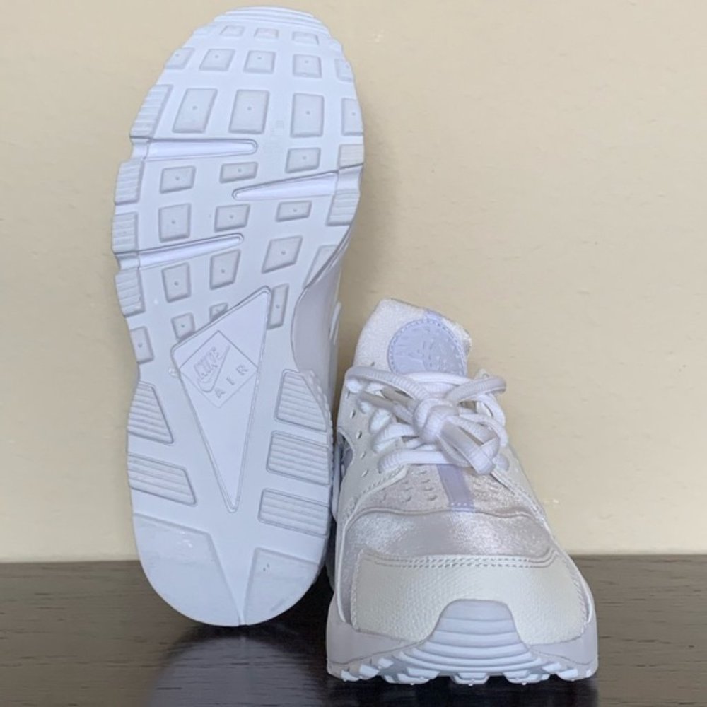 Nike Women’s Air Huarache Run - Picture 4 of 8
